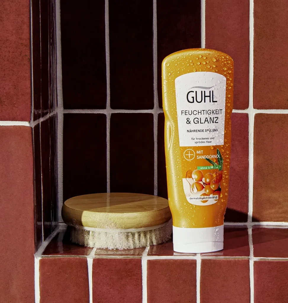 Guhl Feuchtigkeit & Glanz Spülung in der Dusche